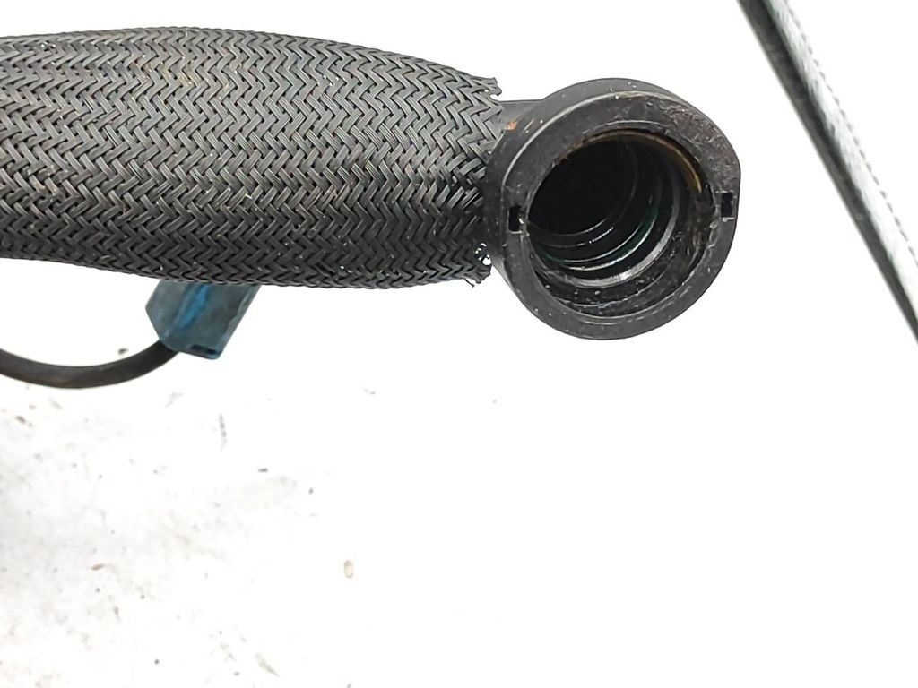 Peugeot 407 2.2HDI 2008 Diesel turbo air intake inlet pipe hose 040720 