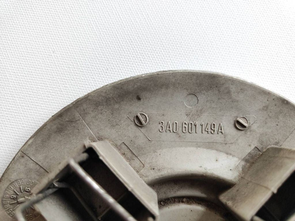 Volkswagen Golf III MK3 1992 Original wheel cap 3A0601149A 