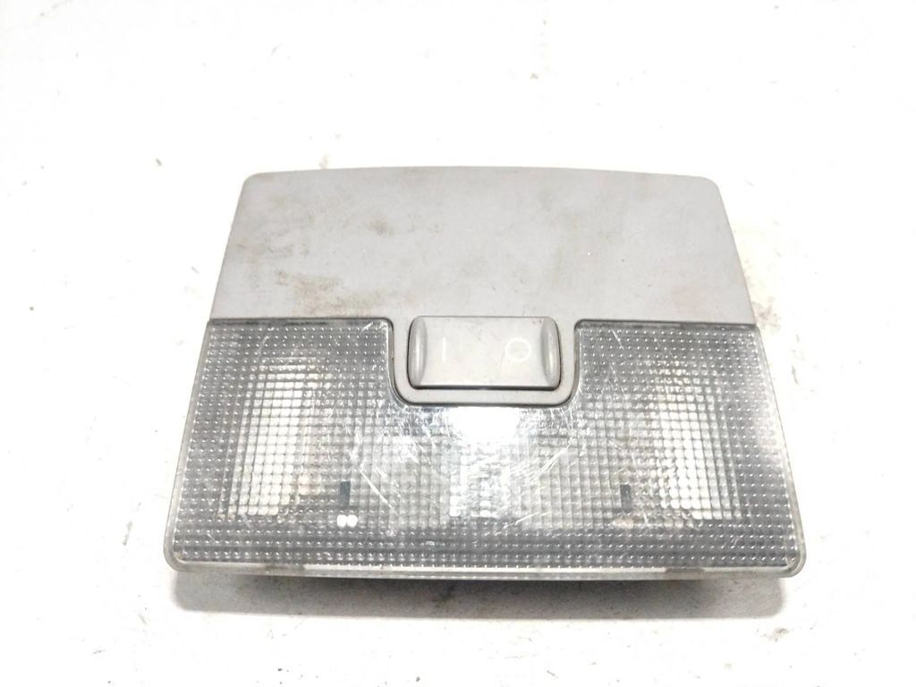 Audi A6 S6 C5 4B 2002 front seat reading dome light 4B0947105 
