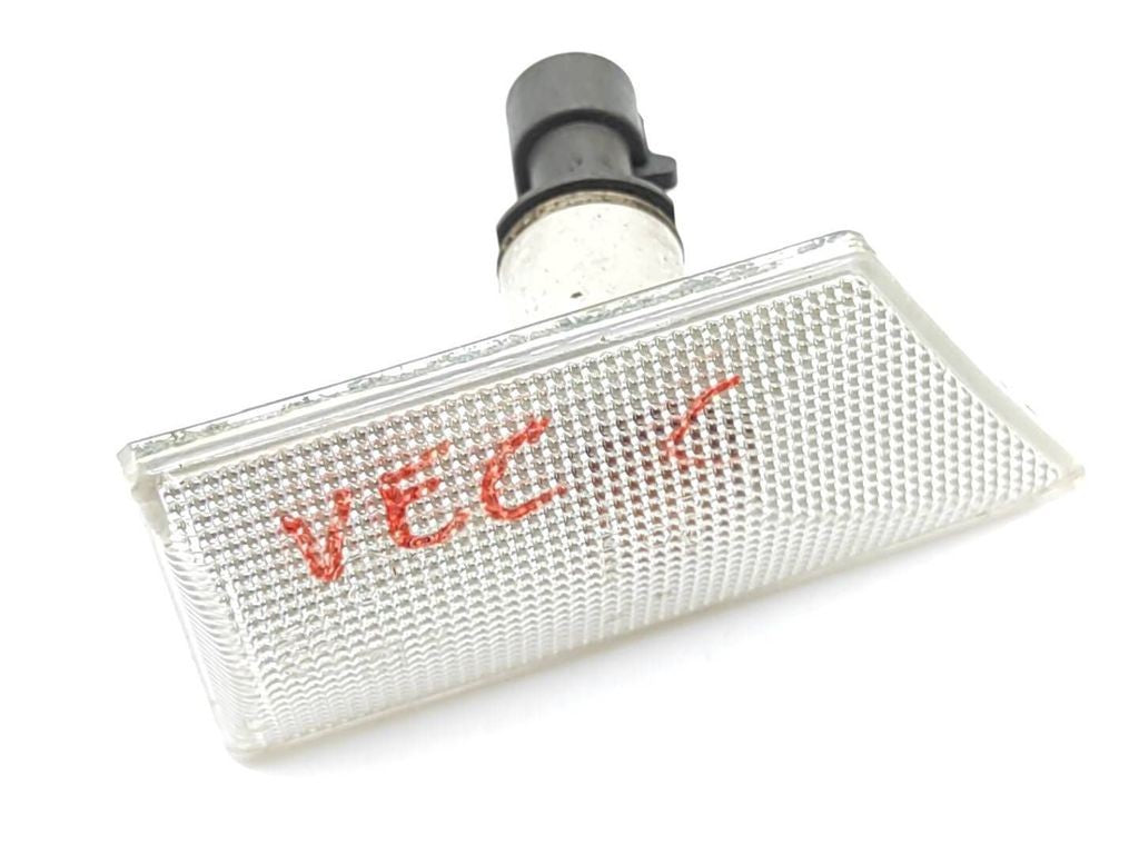 Opel Vectra C 2004 front left fender turn indicators light 13101911 