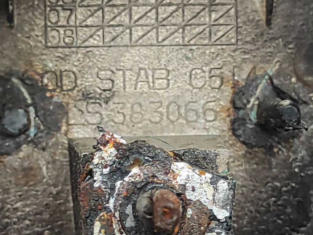 Alfa Romeo 147 Facelift 2007 Front bumper upper radiator grill LS383066 