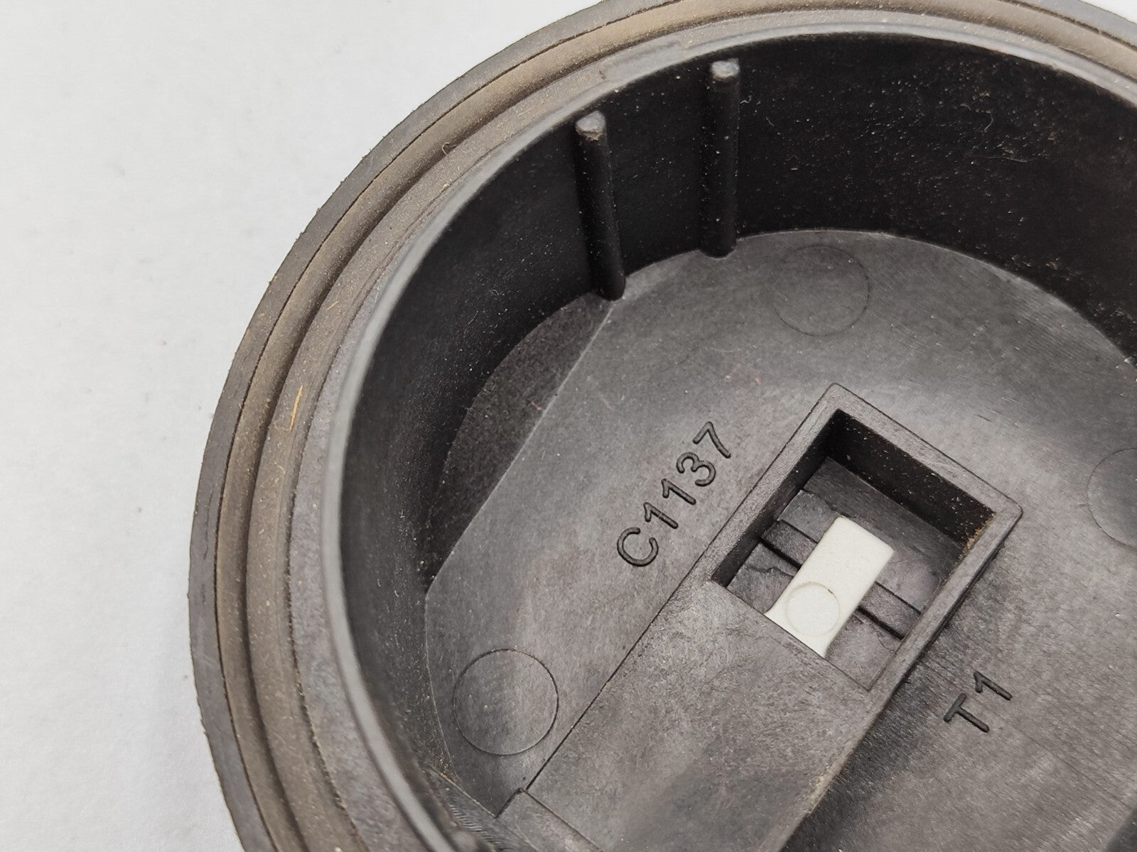 Alfa Romeo 156 SW 2.4JTD 2002 Front Headlight Bulb Dust Cover Cap C1137