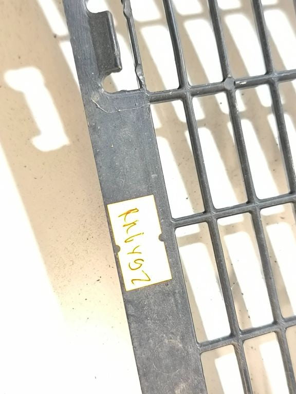 Fiat Croma 2007 Front bumper lower grill 735373421 / With defect