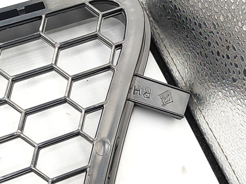 Alfa Romeo 159 2.4JTDm 147kW Saloon 2006 Front right bumper lower grill 