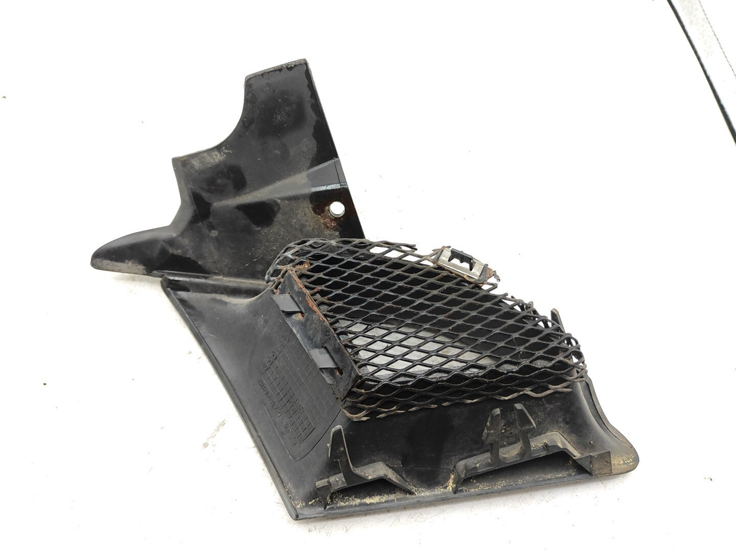 Alfa Romeo 166 FACELIFT 2.4JTD 2004 Front Bumper Left Grill 156045143