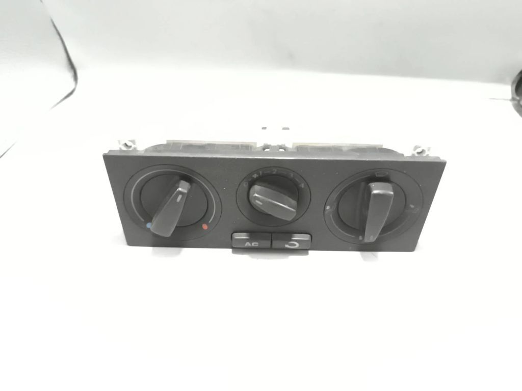 Skoda Octavia I 2000 Climate control unit module 1J0820045E 