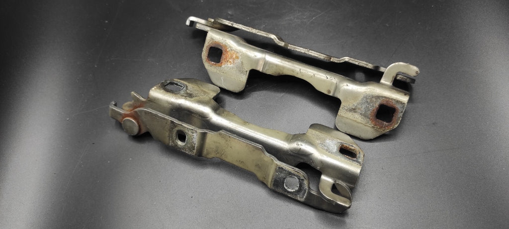 Alfa Romeo 159 2.4JTDm 147kW 2007 Front Engine Bonnet Hood Hinge Set