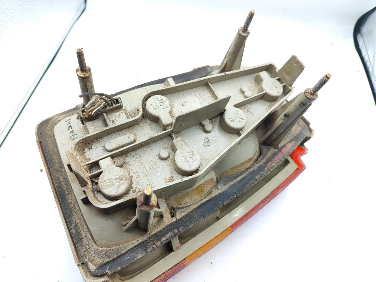 Ford Sierra COMBI 1985 LHD Rear Left Taillight Light 83BG13N00