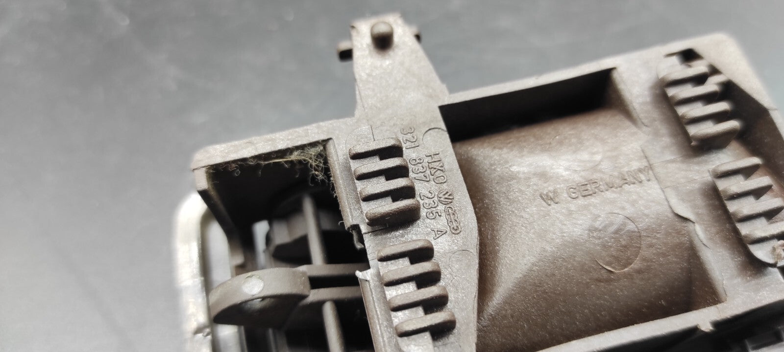 Volkswagen VW Golf Jetta Mk2 1989 Rear Left Door Inner Handle 321837235A