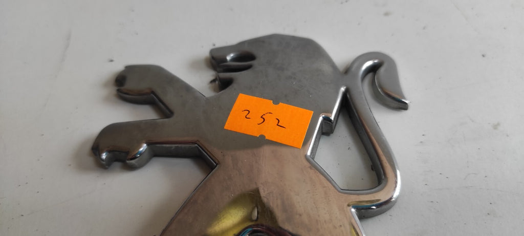 Peugeot 607 3.0i V6 Petrol 2001 Logo / Emblem / Sticker 9631717280