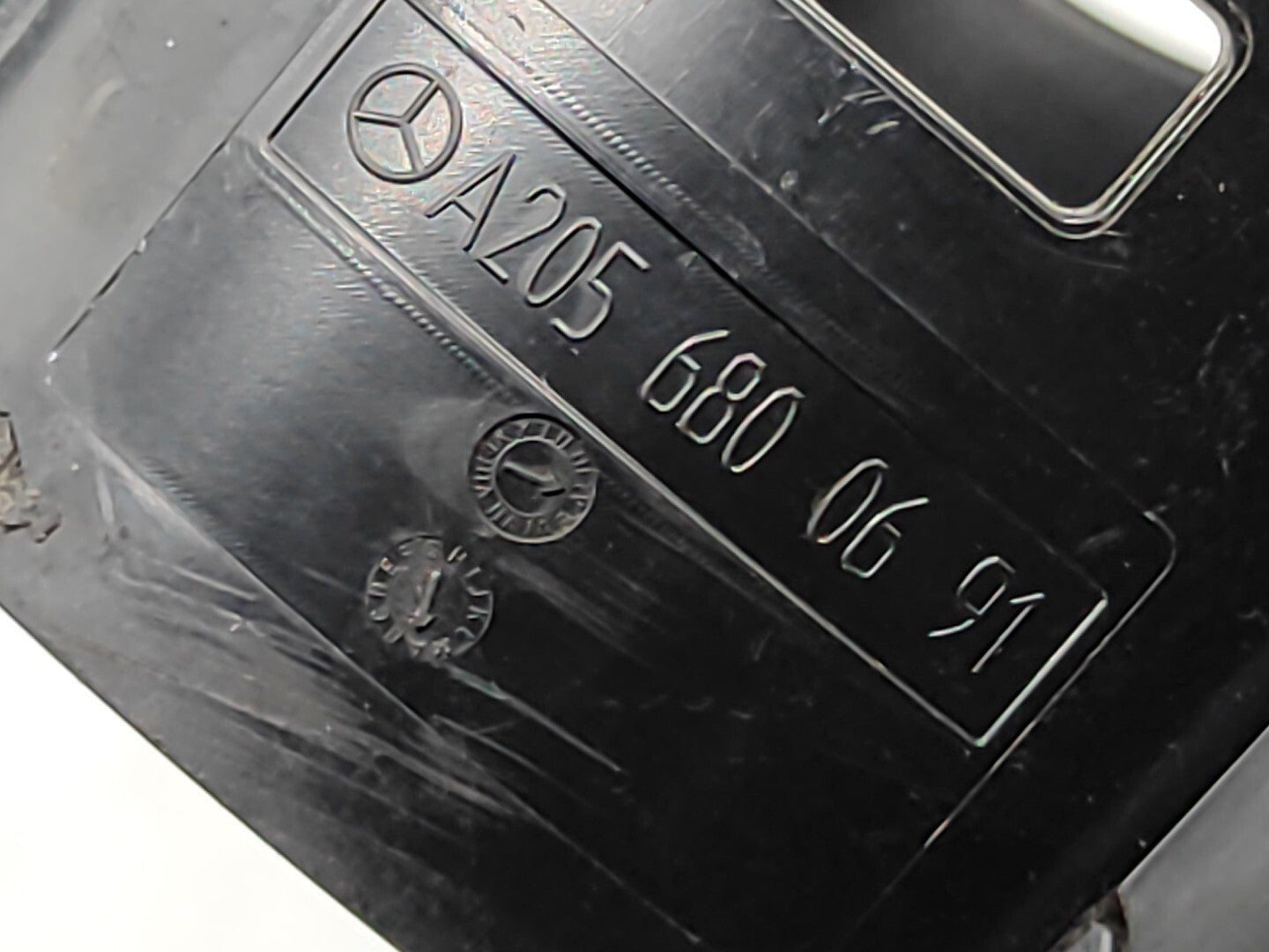 MERCEDES BENZ C E CLASS W205 W213 CENTRE CONSOLE CUP HOLDER A2056800691