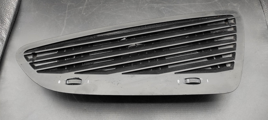 Alfa Romeo 159 2008 Front Panel Dashboard Center Air Vent Grill LS376611