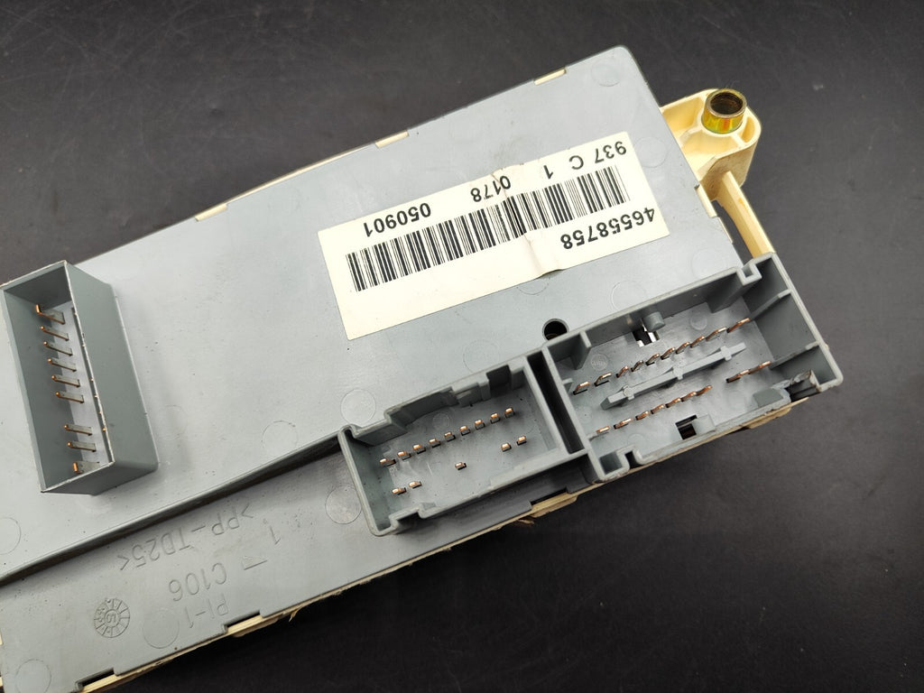 Alfa Romeo 147 8V 2003 Fuse Box Control Unit Module 46558758 467463750