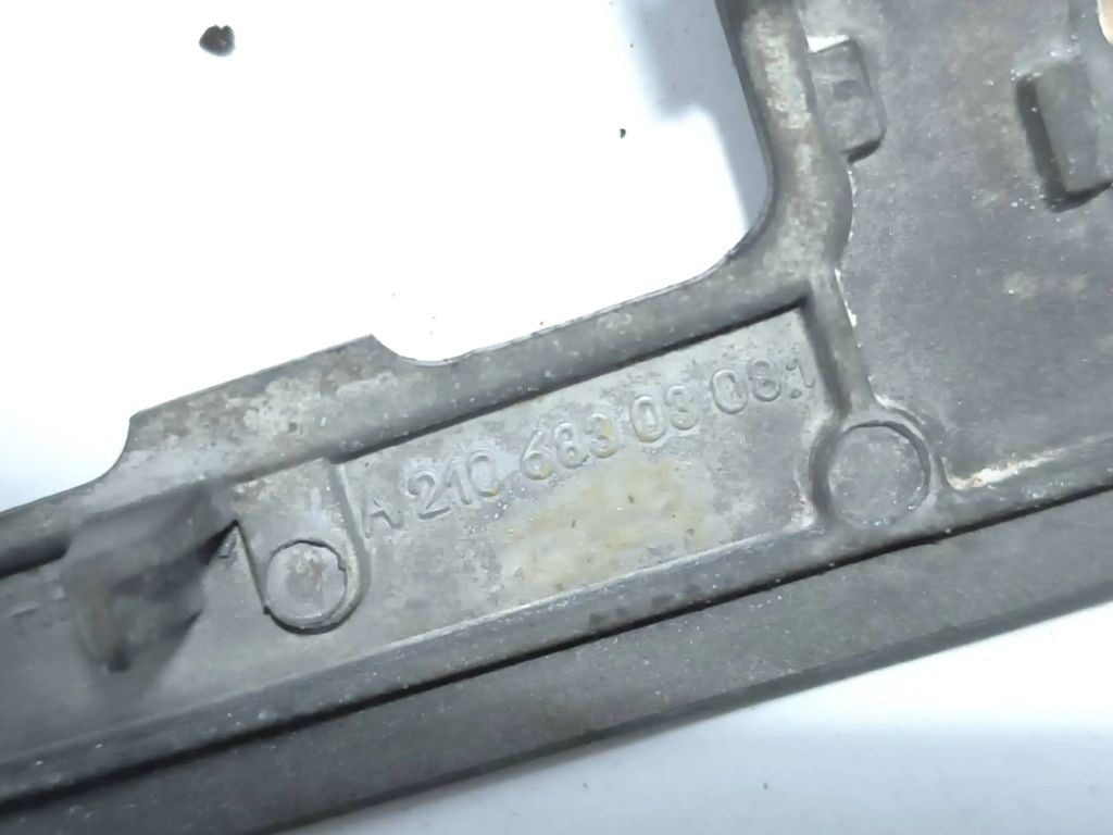 Mercedes-Benz E W210 1996 Radio AC heater control trim A2106830308 