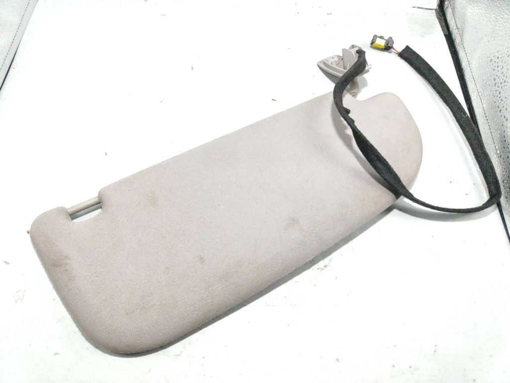 Peugeot 607 2.2i 116kW 2001 LHD Front Left sun visor cover