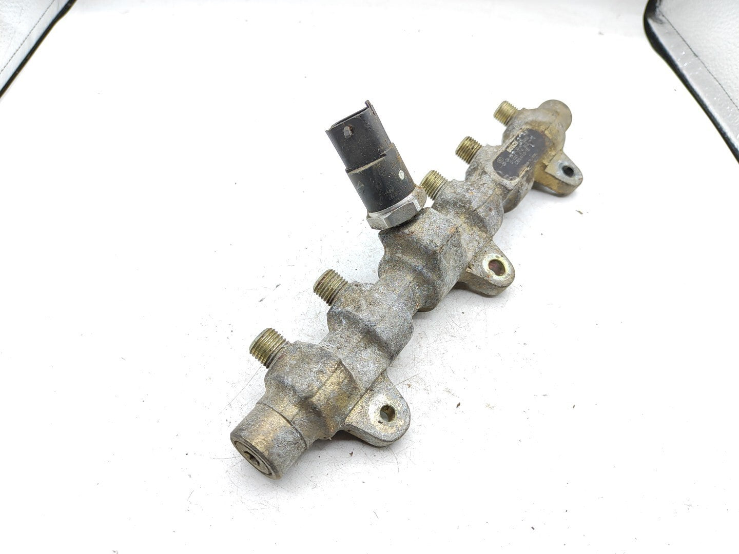 Alfa Romeo 156 1.9JTD 77kW 2000 Diesel Engine Fuel Rail Sensor 0445214012