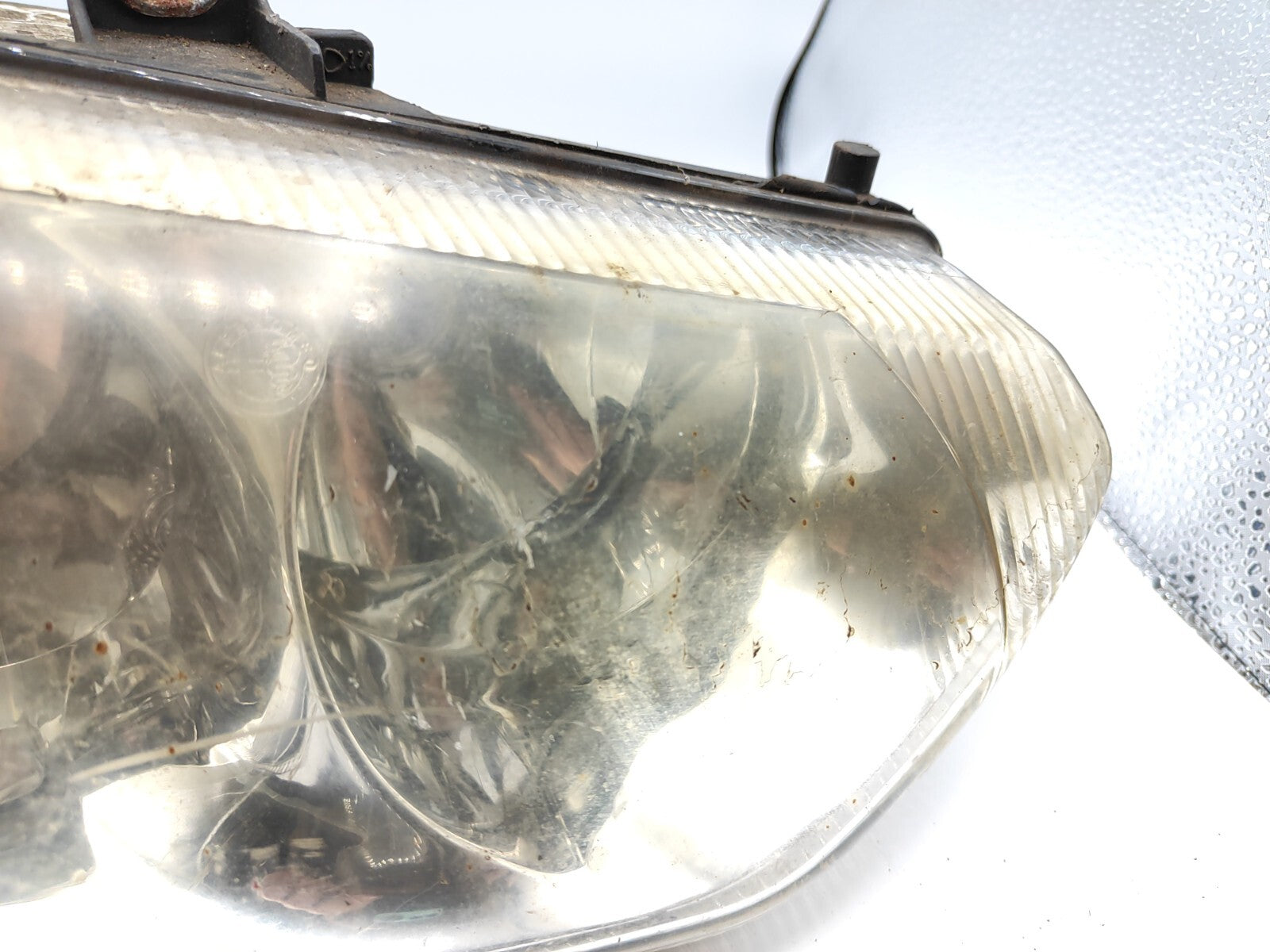 Alfa Romeo 156 1.9JTD 85kW PRE-Facelift 2000 LHD Front Right Headlight 60620134