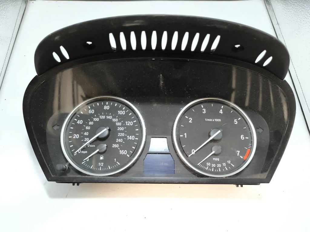 62119153749 BMW 5 E60 E61 2008 Petrol speedometer instrument cluster 