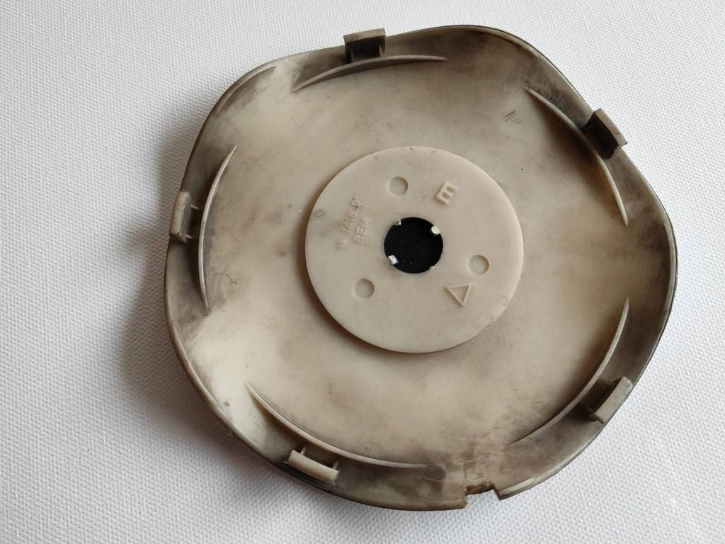 Toyota Avensis T220 2000 Original wheel cap cover 14180REM 14180