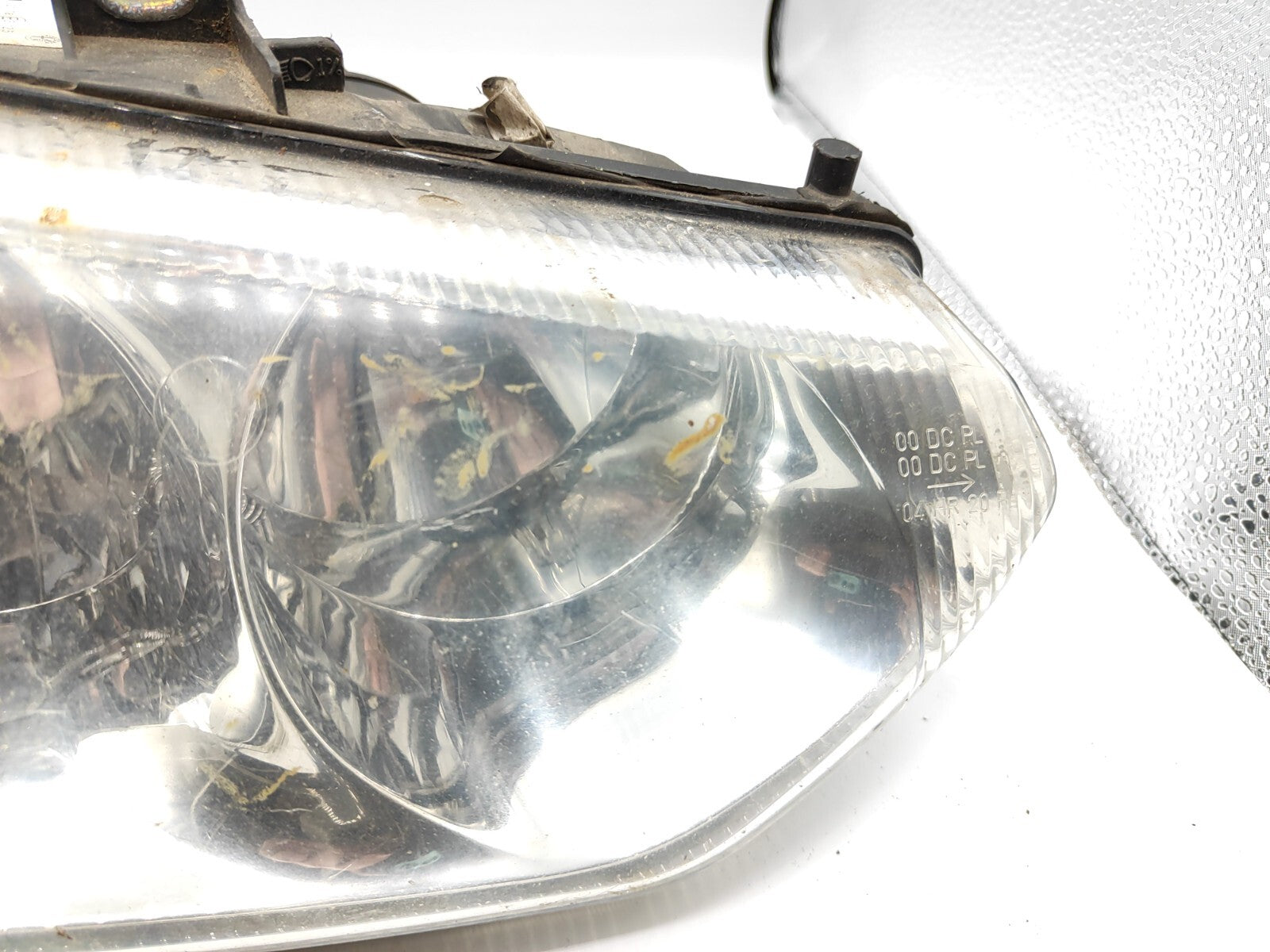 Alfa Romeo 156 1.9JTD 85kW PRE-Facelift 2000 Front Right Headlight 60626190