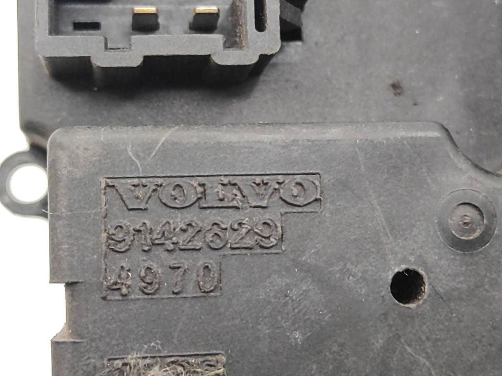 Volvo S70  V70  V70 XC 1997 Air heater flap actuator motor 9142629 