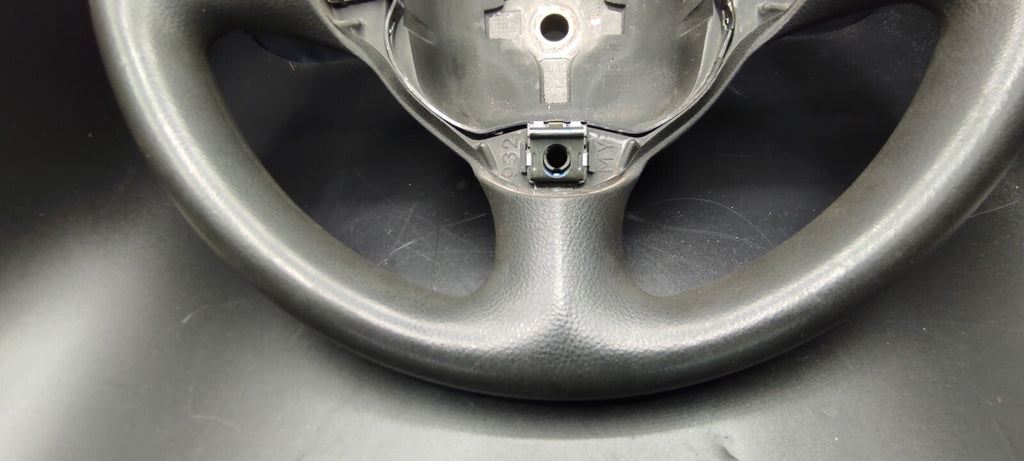 Alfa Romeo 147 1.6 TS 88kW Petrol 2006 Steering wheel
