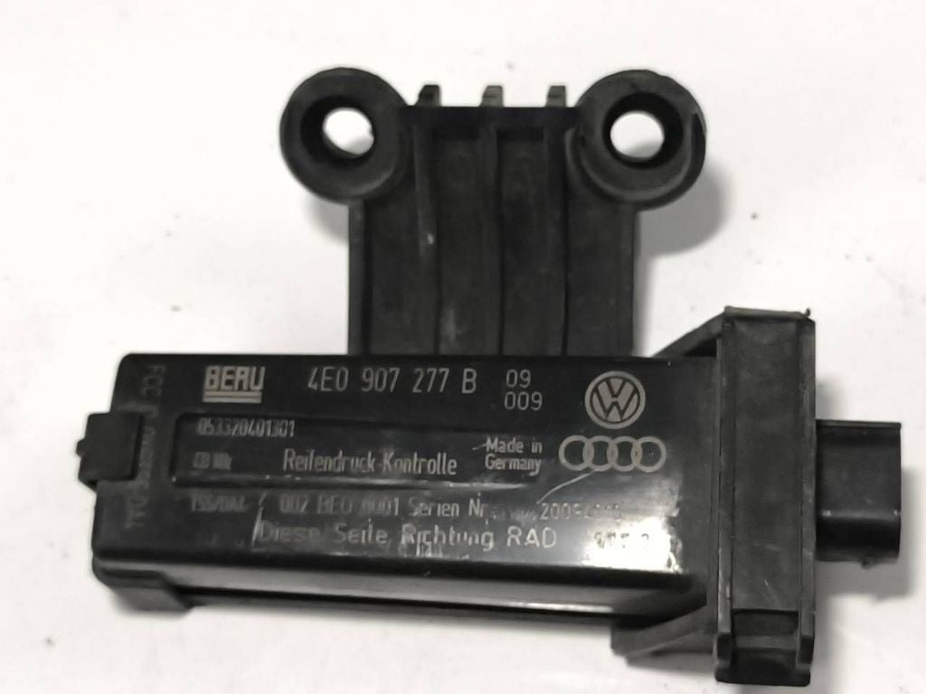 Audi A8 S8 D3 4E 2004 Tire pressure sensor 4E0907277B 