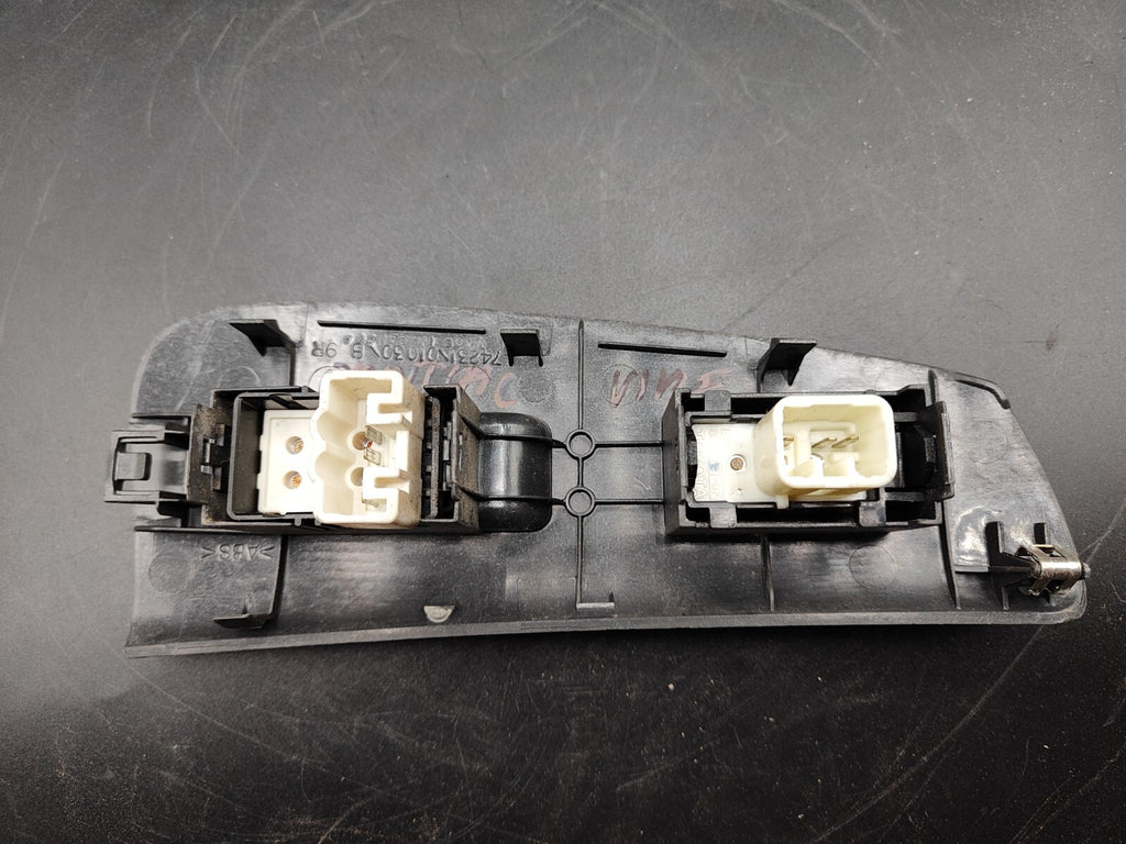 Pontiac Vibe 2004 LHD Front Right Electric Window Switch Button 7423101030