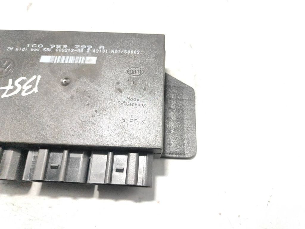 Skoda Octavia Mk1 1U 1997 Comfort convenience body module 1C0959799A 