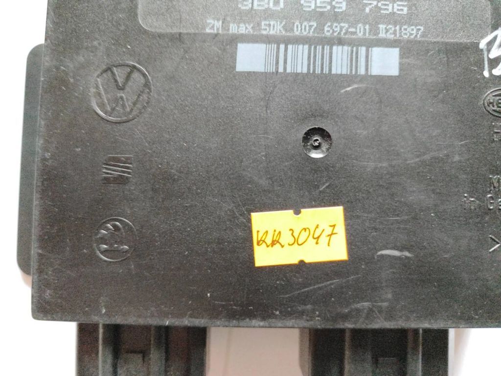 Volkswagen PASSAT B5 2000 Comfort convenience body module 3B0959796 