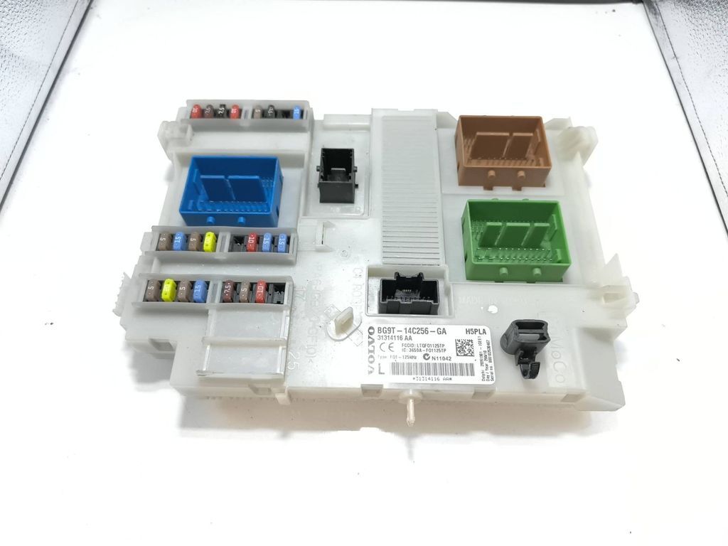 Volvo S60 2012 Fuse box BCM module BG9T14C256GA 