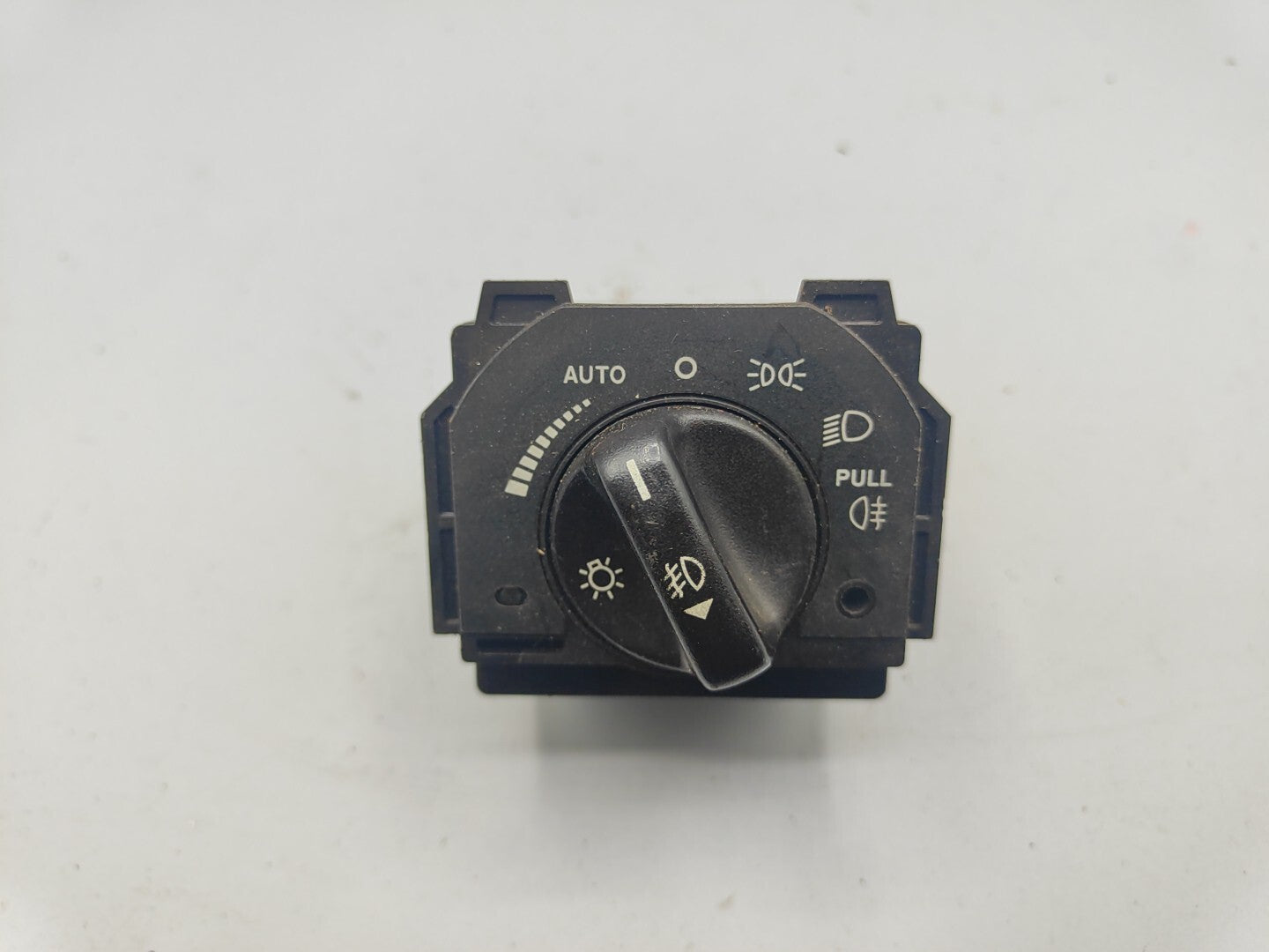 Jaguar S Type 3.0i 2000 LHD Front Headlight Switch Button XR8311654AG