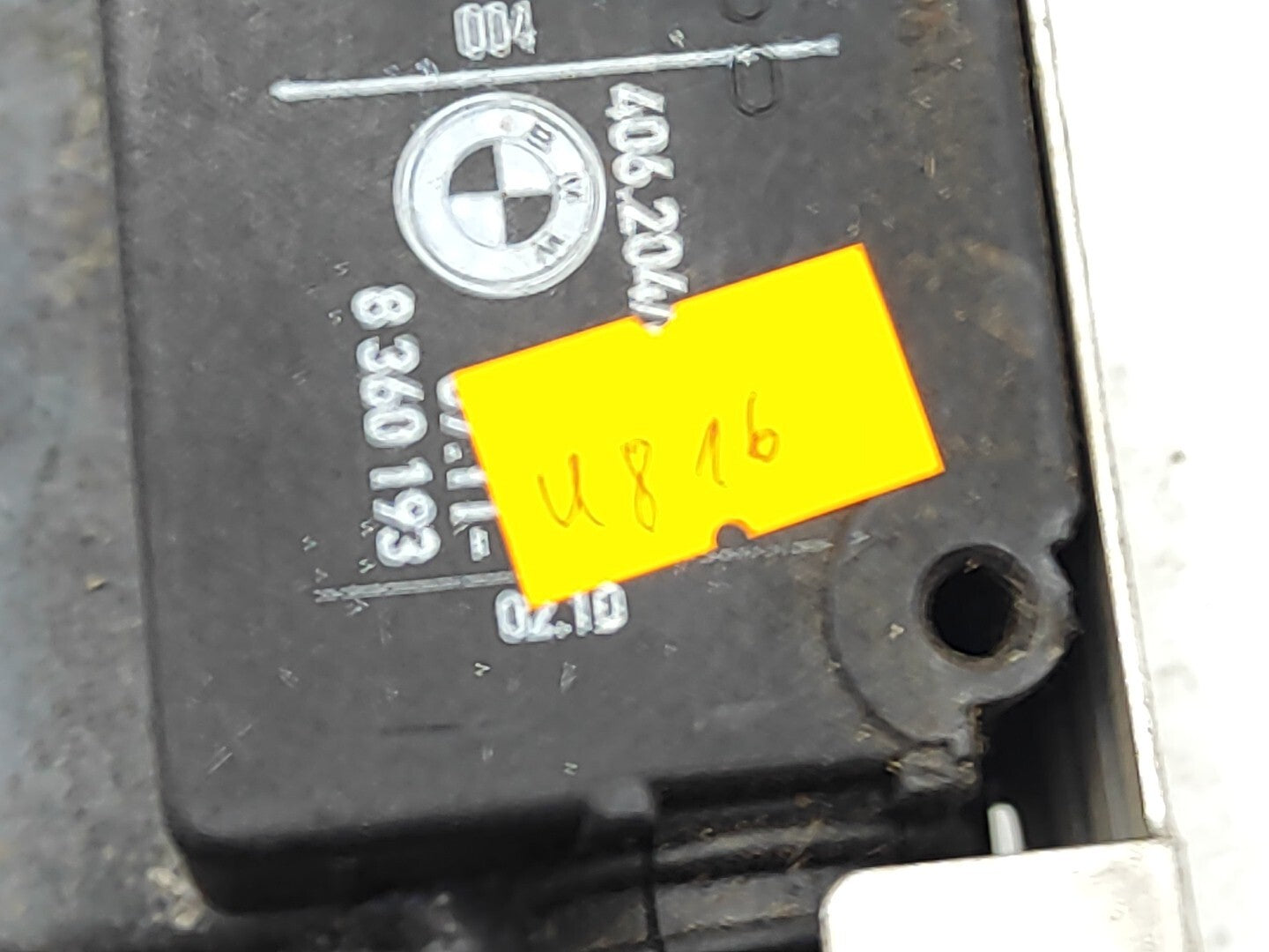 BMW 5 SERIES E39 530D 142kW Estate 2001 Rear tailgate boot lock 8360193