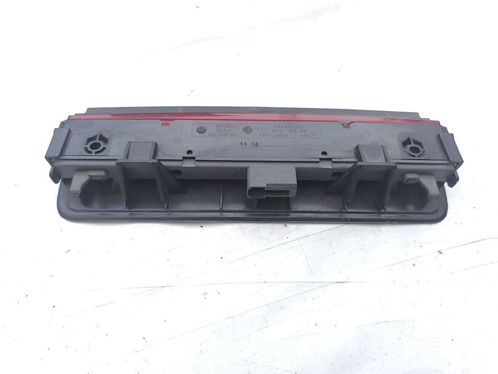 Alfa Romeo 147 2005 Third brake center stop light 46743133 