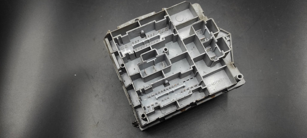 Alfa Romeo 147 1.9JTD 16V 103Kw 2006 Fuse relay module 46558760