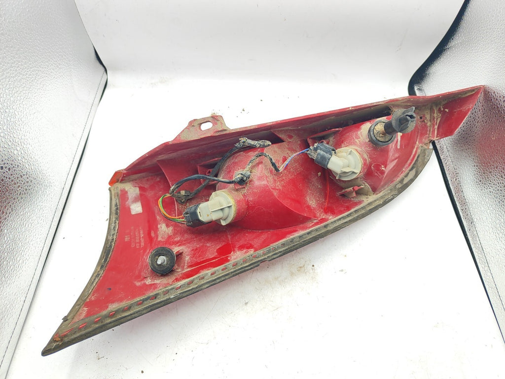Ford Focus MK1 Hatchback 2001 LHD Rear Right Side Taillight Lamp Light XS4113404