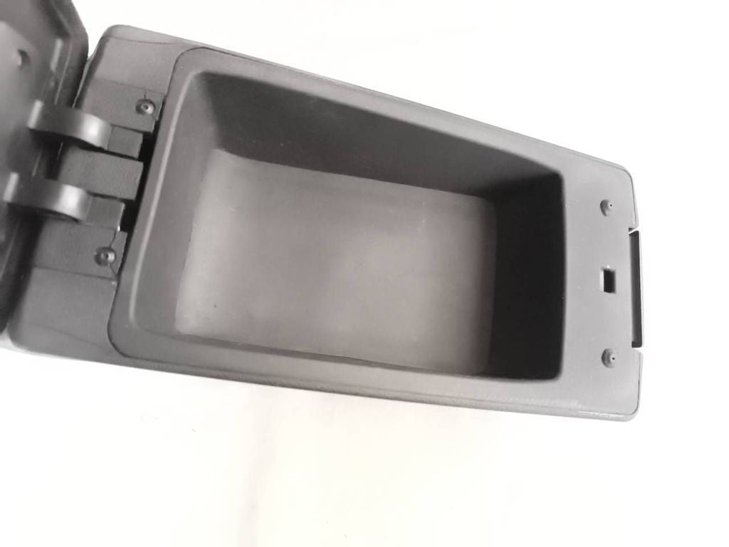 Alfa Romeo 147 1.9JTD 85kW 8V 2005 Center Console Armrest 