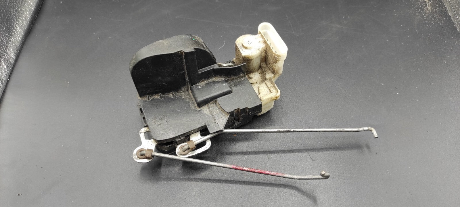 Alfa Romeo GT 2.0JTS 122kW 2004 LHD Front Right Door Lock B792