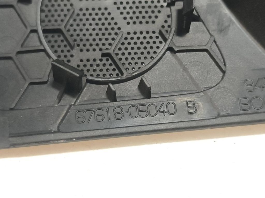 Toyota Avensis T250 2006 rear left door interior handle trim 