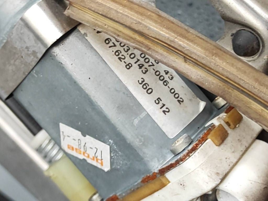 BMW 5 E39 1997 front right door electric window regulator 8236858 