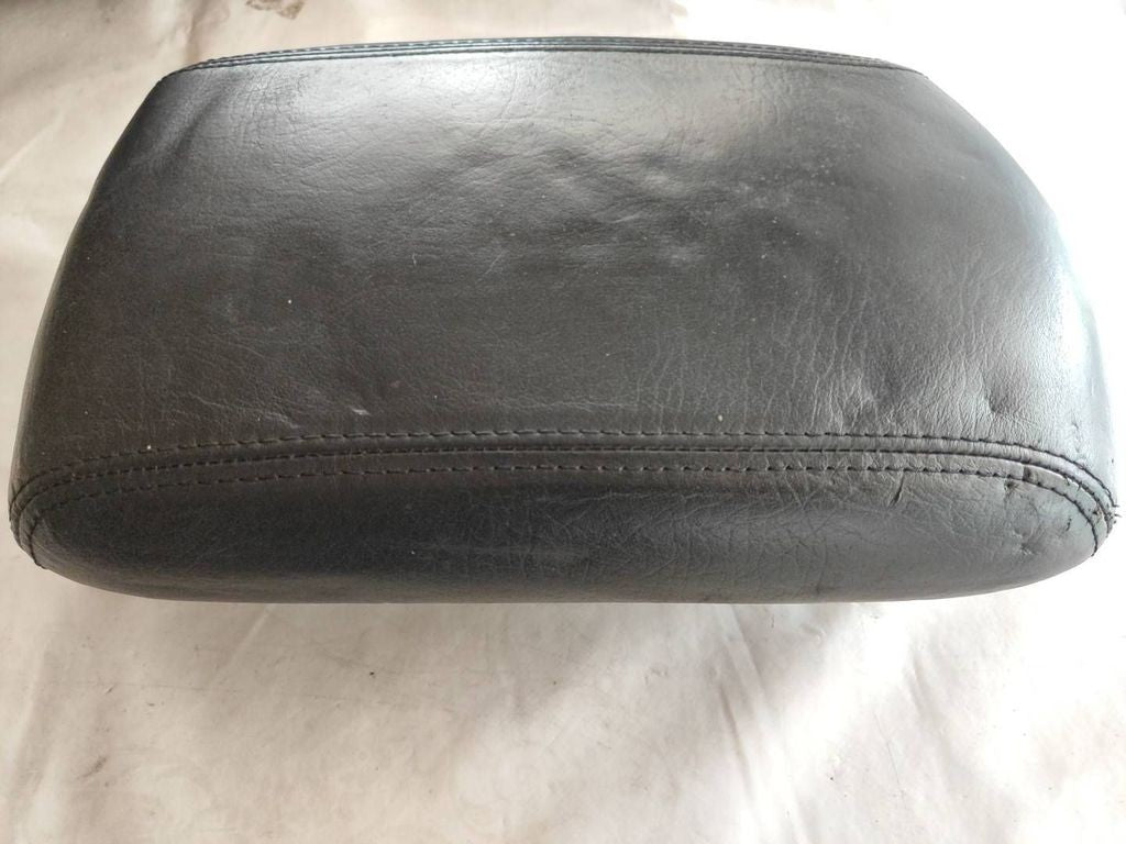 Peugeot 607 2001 Center Console Armrest 1843522016 