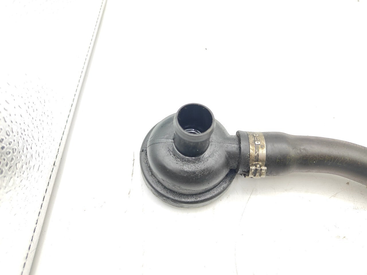 Alfa Romeo GT 1.9JTD 110kW 2006 Engine Breather Pipe Hose 3911170916