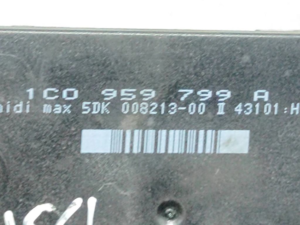 Skoda Octavia Mk1 1U 1997 Comfort convenience body module 1C0959799A 