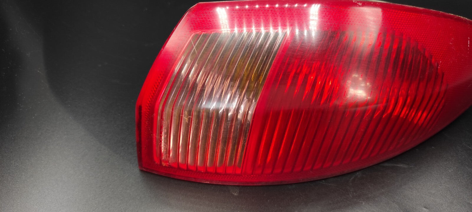 Alfa Romeo 147 1.9JTD 103kW 16V 2004 LHD Rear Right Taillight Lamp 46556347