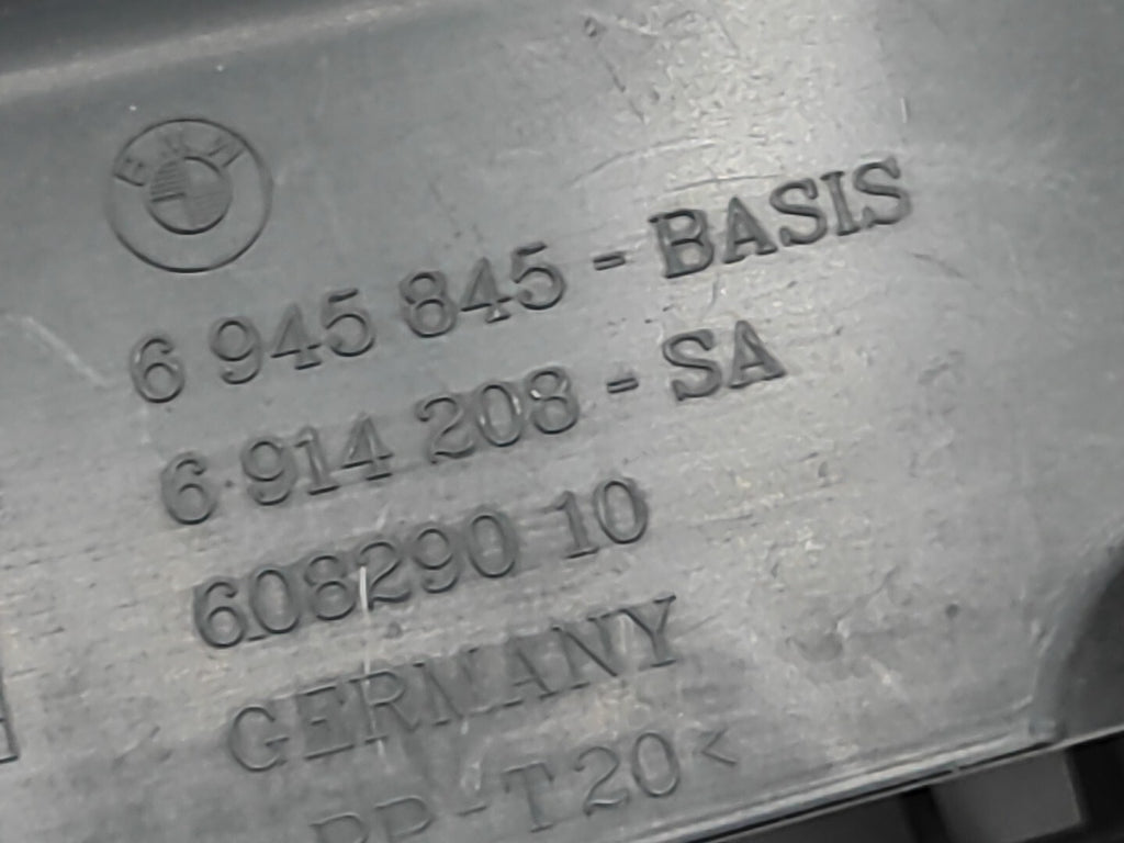 BMW E61 E60 520D 145kW Estate 2005 Rear Body Air vent grill 6945845