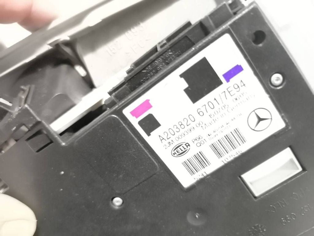 Mercedes-Benz C W203 2001 front reading dome seat light A2038206701 