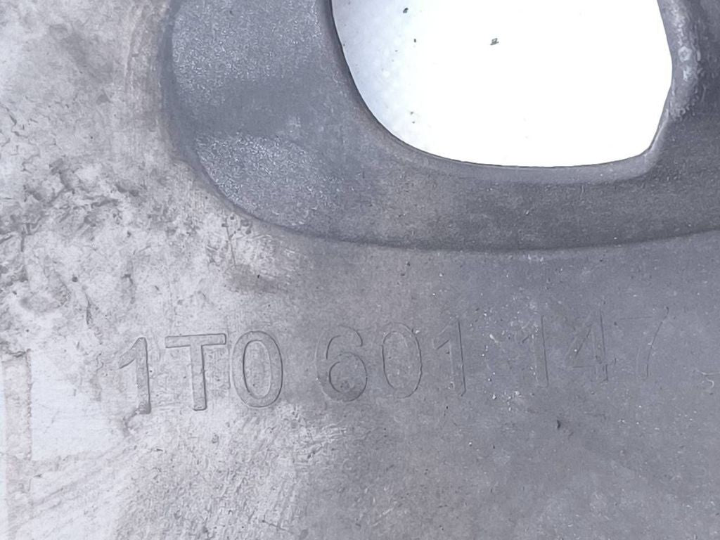 Volkswagen Touran I 2005 R15 wheel hub cap trim 1T0601147 