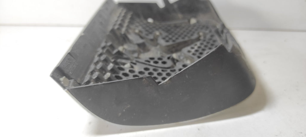 Peugeot 607 3.0 V6 2002 Front Bumper Logo Emblem 9638055177