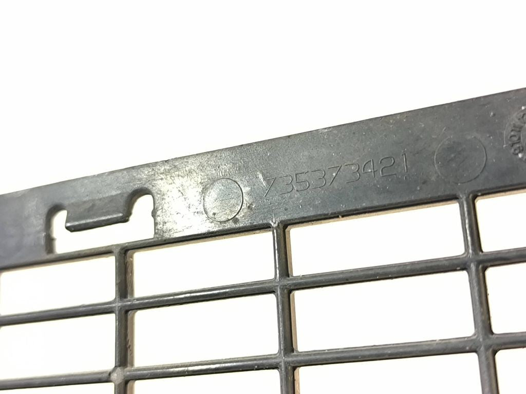 Fiat Croma 2007 Front bumper lower grill 735373421 / With defect