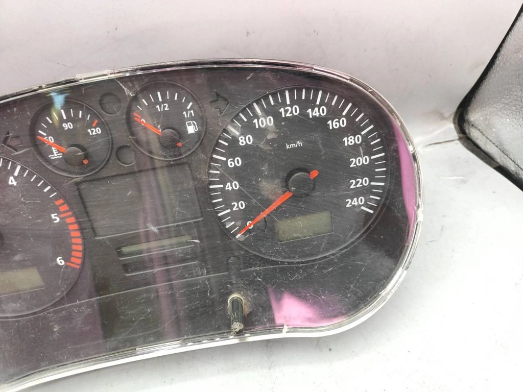 Seat Toledo II (1M) 2001 LHD speedometer instrument cluster W01M0920821B 